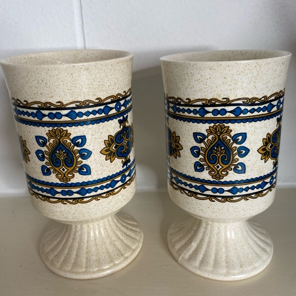 Beautiful His And Her Coffee Mugs. - Picture 3 of 5